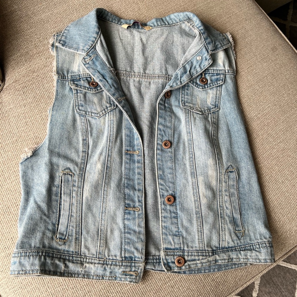 Sleeveless Jean Jacket